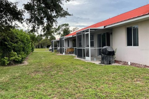 Condo in Rotonda, Florida, 2 bedrooms № 2398605 - photo 10