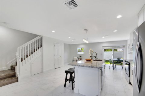 Touwnhouse à louer à Lake Worth, Floride: 3 chambres, 131.74 m2 № 2439219 - photo 4