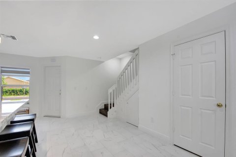 Touwnhouse à louer à Lake Worth, Floride: 3 chambres, 131.74 m2 № 2439219 - photo 12