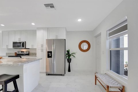Touwnhouse à louer à Lake Worth, Floride: 3 chambres, 131.74 m2 № 2439219 - photo 10