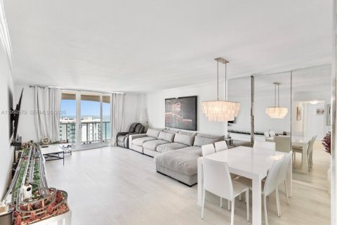 Condominio en venta en Hollywood, Florida, 2 dormitorios, 117.99 m2 № 2030318 - foto 10