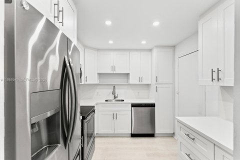 Condominio en venta en Hollywood, Florida, 2 dormitorios, 117.99 m2 № 2030318 - foto 6