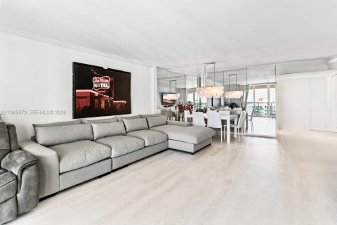 Condominio en venta en Hollywood, Florida, 2 dormitorios, 117.99 m2 № 2030318 - foto 14