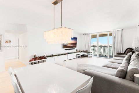 Condominio en venta en Hollywood, Florida, 2 dormitorios, 117.99 m2 № 2030318 - foto 11