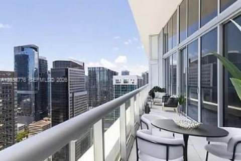 Condo in Miami, Florida, 2 bedrooms  № 2179476 - photo 2