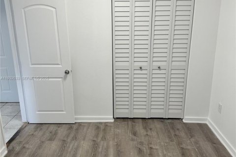 Снять в аренду квартиру в Майами, Флорида 2 спальни, 63.64м2, № 1990564 - фото 7