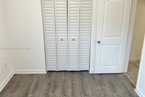 Снять в аренду квартиру в Майами, Флорида 2 спальни, 63.64м2, № 1990564 - фото 10