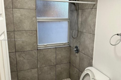 Снять в аренду квартиру в Майами, Флорида 2 спальни, 63.64м2, № 1990564 - фото 5