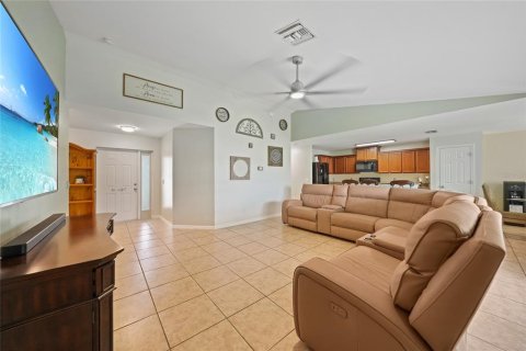 Casa en venta en Cape Coral, Florida, 3 dormitorios, 141.4 m2 № 1907545 - foto 4