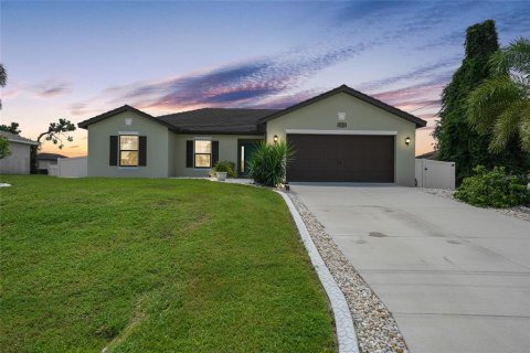 Casa en venta en Cape Coral, Florida, 3 dormitorios, 141.4 m2 № 1907545 - foto 2