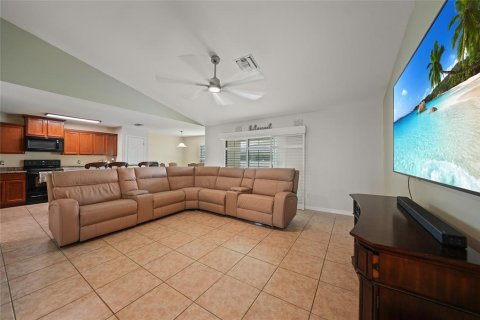 Casa en venta en Cape Coral, Florida, 3 dormitorios, 141.4 m2 № 1907545 - foto 5