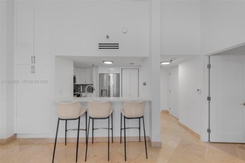 Condo in Miami, Florida, 2 bedrooms  № 2022269 - photo 7