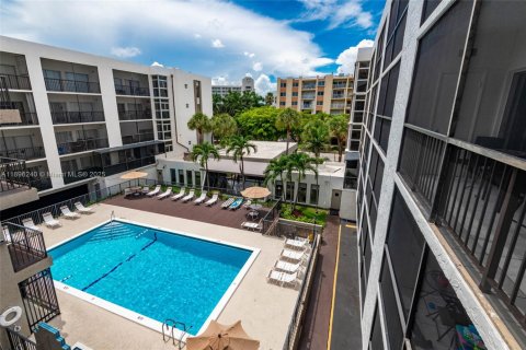 Copropriété à vendre à Sunny Isles Beach, Floride: 2 chambres, 68.75 m2 № 2297358 - photo 25