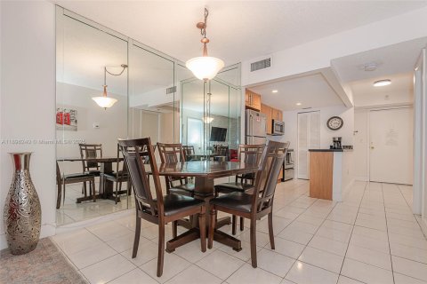 Copropriété à vendre à Sunny Isles Beach, Floride: 2 chambres, 68.75 m2 № 2297358 - photo 8