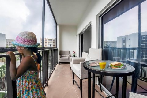 Copropriété à vendre à Sunny Isles Beach, Floride: 2 chambres, 68.75 m2 № 2297358 - photo 2