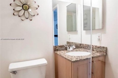 Copropriété à vendre à Sunny Isles Beach, Floride: 2 chambres, 68.75 m2 № 2297358 - photo 16