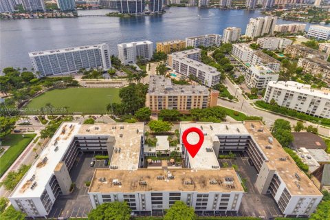Copropriété à vendre à Sunny Isles Beach, Floride: 2 chambres, 68.75 m2 № 2297358 - photo 30
