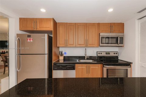 Copropriété à vendre à Sunny Isles Beach, Floride: 2 chambres, 68.75 m2 № 2297358 - photo 6