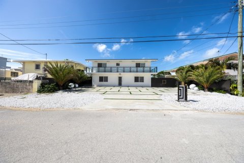 House in Key Largo, Florida 4 bedrooms, 206.52 sq.m. № 1848932 - photo 5