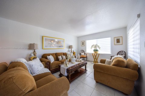 House in Key Largo, Florida 4 bedrooms, 206.52 sq.m. № 1848932 - photo 19