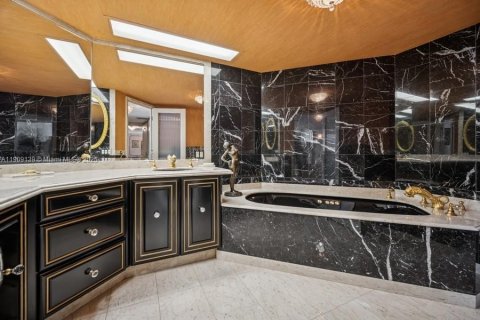 Condominio en venta en Fort Lauderdale, Florida, 2 dormitorios, 174.66 m2 № 2012955 - foto 14