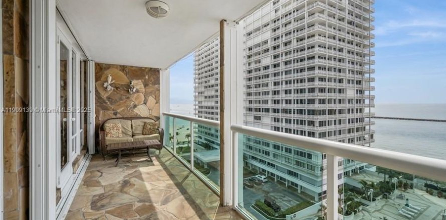Condominio en Fort Lauderdale, Florida, 2 dormitorios  № 2012955