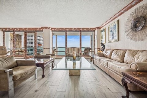 Condominio en venta en Fort Lauderdale, Florida, 2 dormitorios, 174.66 m2 № 2012955 - foto 3