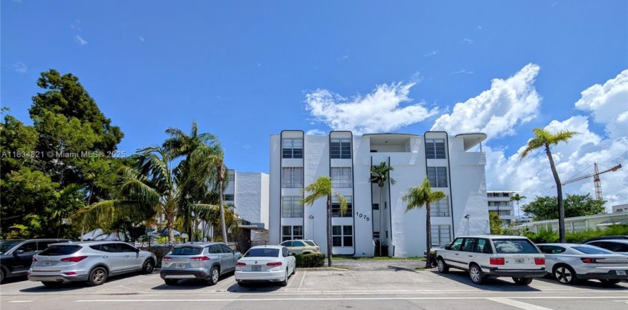 Condo in Bay Harbor Islands, Florida, 2 bedrooms № 1822053
