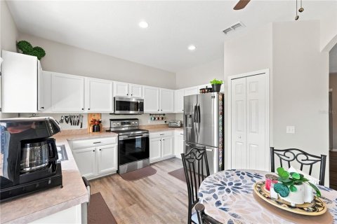 House in Kissimmee, Florida 2 bedrooms, 146.23 sq.m. № 2321066 - photo 20