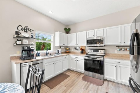 House in Kissimmee, Florida 2 bedrooms, 146.23 sq.m. № 2321066 - photo 18
