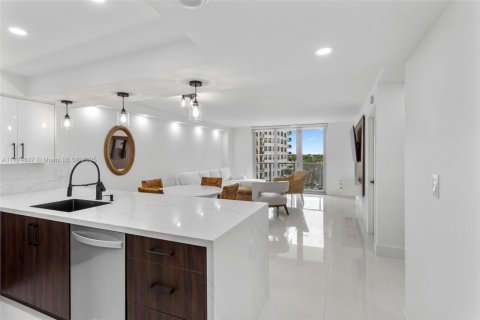 Condominio en venta en Miami Beach, Florida, 1 dormitorio, 76.55 m2 № 1727986 - foto 14