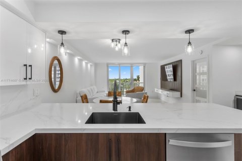 Condominio en venta en Miami Beach, Florida, 1 dormitorio, 76.55 m2 № 1727986 - foto 9