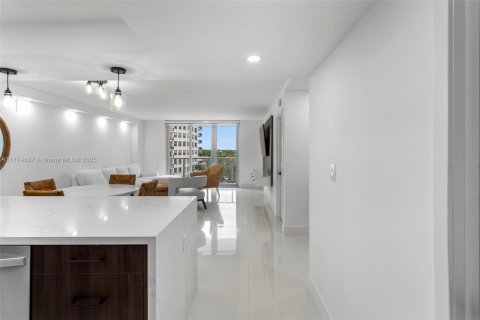 Condominio en venta en Miami Beach, Florida, 1 dormitorio, 76.55 m2 № 1727986 - foto 15