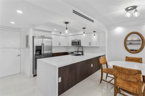 Condominio en venta en Miami Beach, Florida, 1 dormitorio, 76.55 m2 № 1727986 - foto 6