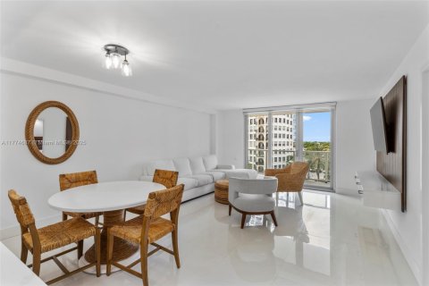 Condominio en venta en Miami Beach, Florida, 1 dormitorio, 76.55 m2 № 1727986 - foto 1
