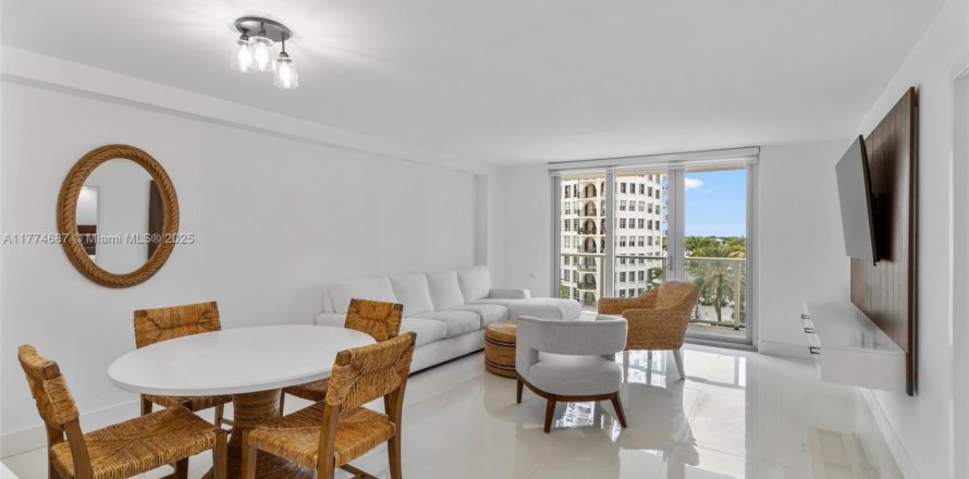 Condominio en Miami Beach, Florida, 1 dormitorio  № 1727986