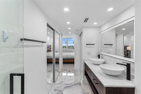 Condominio en venta en Miami Beach, Florida, 1 dormitorio, 76.55 m2 № 1727986 - foto 20