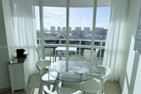 Copropriété à louer à Sunny Isles Beach, Floride: 2 chambres, 119.75 m2 № 2081251 - photo 16