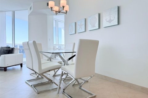 Copropriété à louer à Sunny Isles Beach, Floride: 2 chambres, 119.75 m2 № 2081251 - photo 4