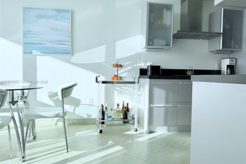 Copropriété à louer à Sunny Isles Beach, Floride: 2 chambres, 119.75 m2 № 2081251 - photo 17