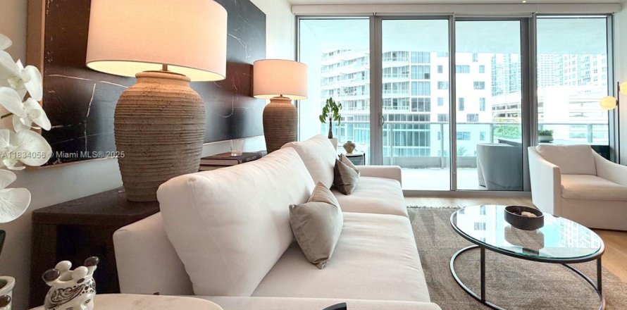 Condo in Miami, Florida, 1 bedroom  № 1813910
