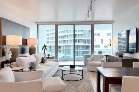Condo in Miami, Florida, 1 bedroom  № 1813910 - photo 3