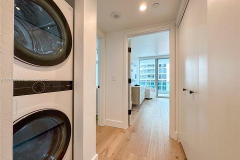 Condo in Miami, Florida, 1 bedroom  № 1813910 - photo 17