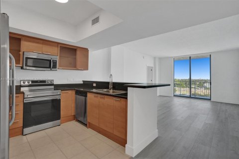 Condominio en venta en Hollywood, Florida, 2 dormitorios, 113.34 m2 № 1947859 - foto 1