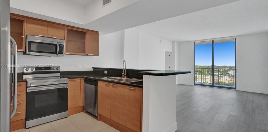 Condominio en Hollywood, Florida, 2 dormitorios  № 1947859