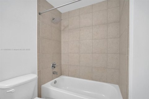 Condominio en venta en Hollywood, Florida, 2 dormitorios, 113.34 m2 № 1947859 - foto 13