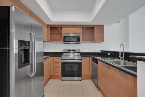 Condominio en venta en Hollywood, Florida, 2 dormitorios, 113.34 m2 № 1947859 - foto 2