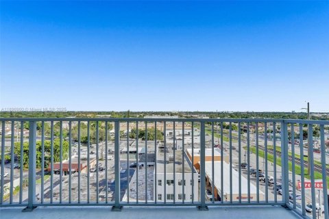 Condominio en venta en Hollywood, Florida, 2 dormitorios, 113.34 m2 № 1947859 - foto 4