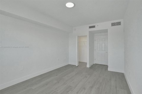 Condominio en venta en Hollywood, Florida, 2 dormitorios, 113.34 m2 № 1947859 - foto 12