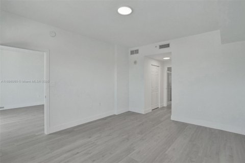 Condominio en venta en Hollywood, Florida, 2 dormitorios, 113.34 m2 № 1947859 - foto 6